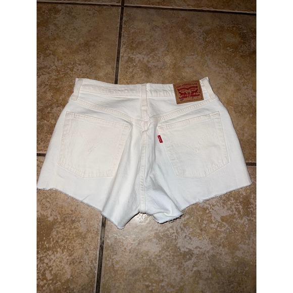 Levi’s 501 White Jean Shorts Size 27 - Picture 2 of 3
